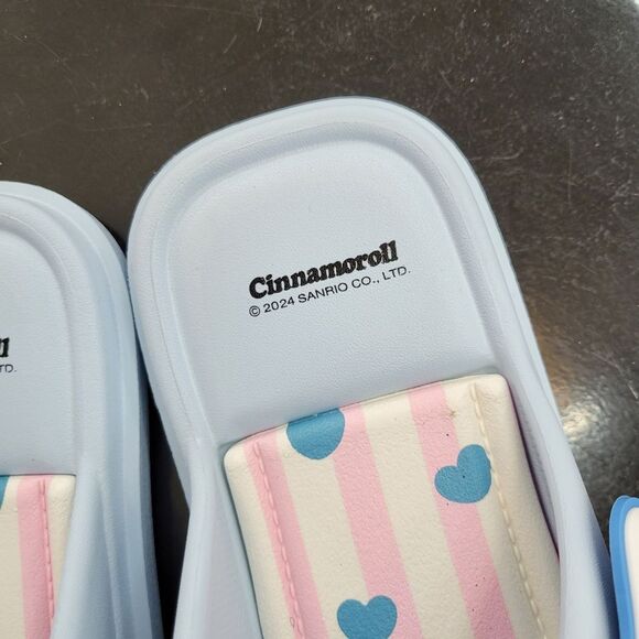 Brand New Sanrio Cinnamoroll Blue Heart Slippers Size: US 8 - Picture 7 of 11